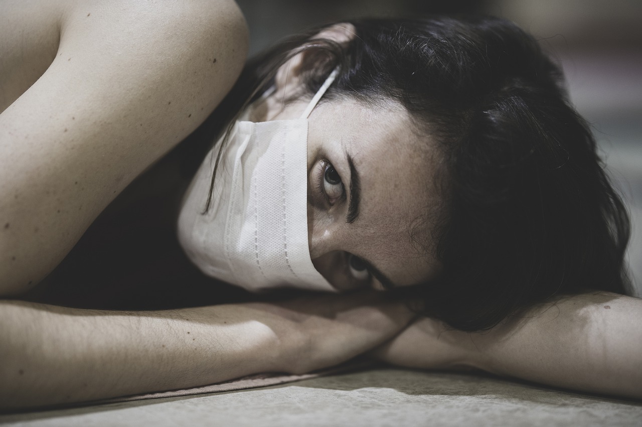 Corona Virus, Γυναίκα με μάσκα